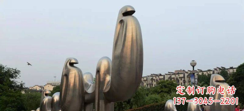 莆田不锈钢广场上的骆驼雕塑