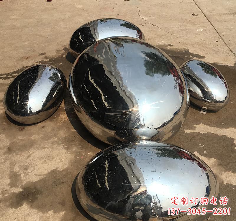 莆田不锈钢水滴雕塑精致而又充满力量