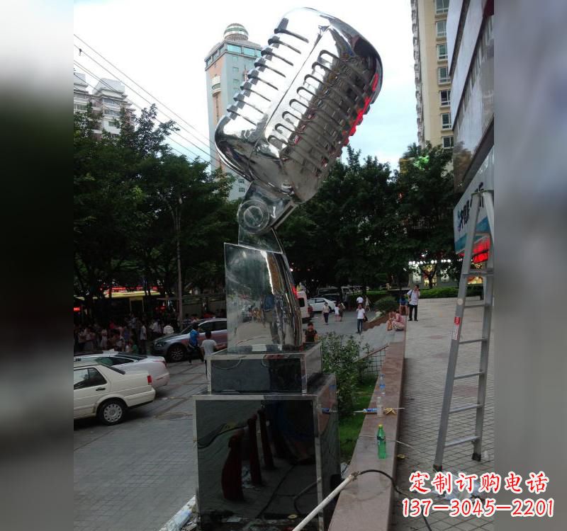 莆田不锈钢话筒雕塑高贵而又精致