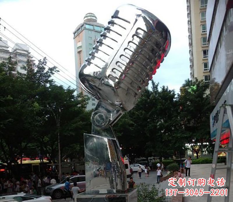 莆田不锈钢话筒雕塑象征传统文化和新时代