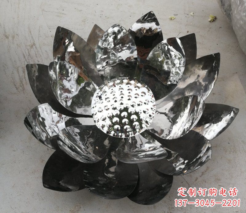 莆田不锈钢镜面的荷花雕塑——彰显美丽与恬静