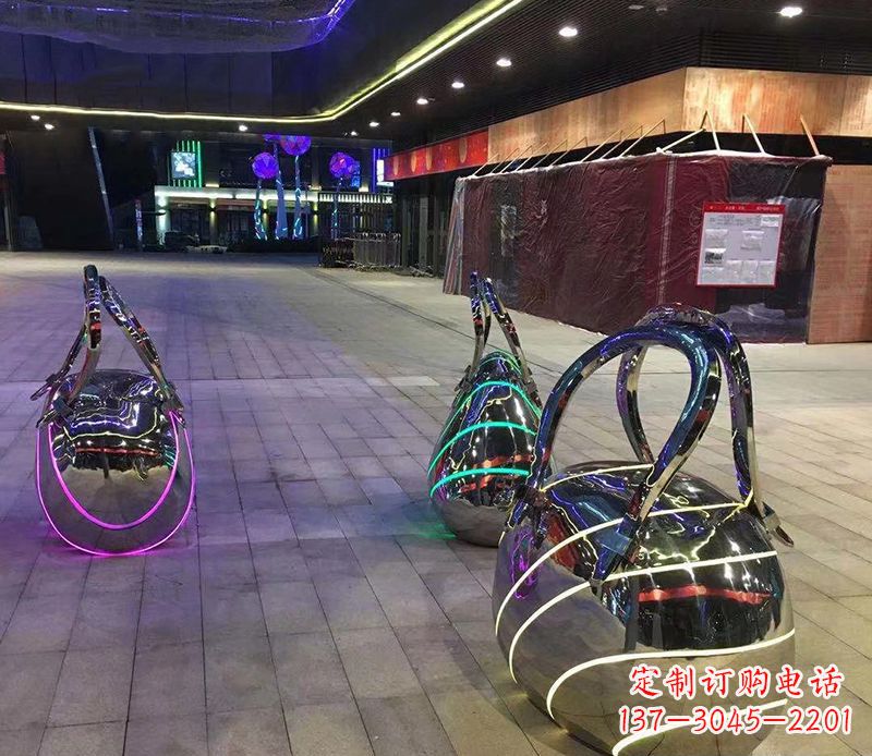 莆田不锈钢手提包雕塑