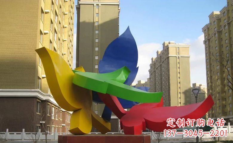 莆田不锈钢树叶景观雕塑美丽而精致