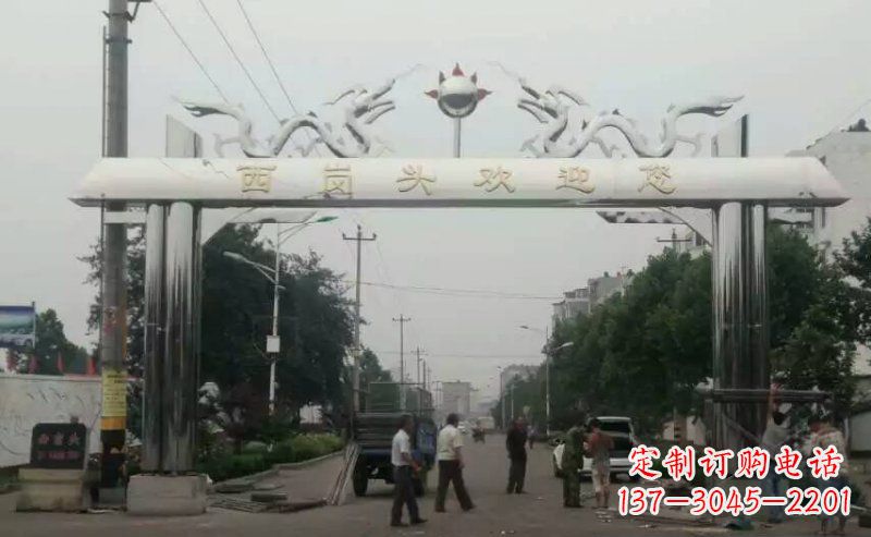 莆田不锈钢双龙戏珠牌坊传承文化的雕塑之美
