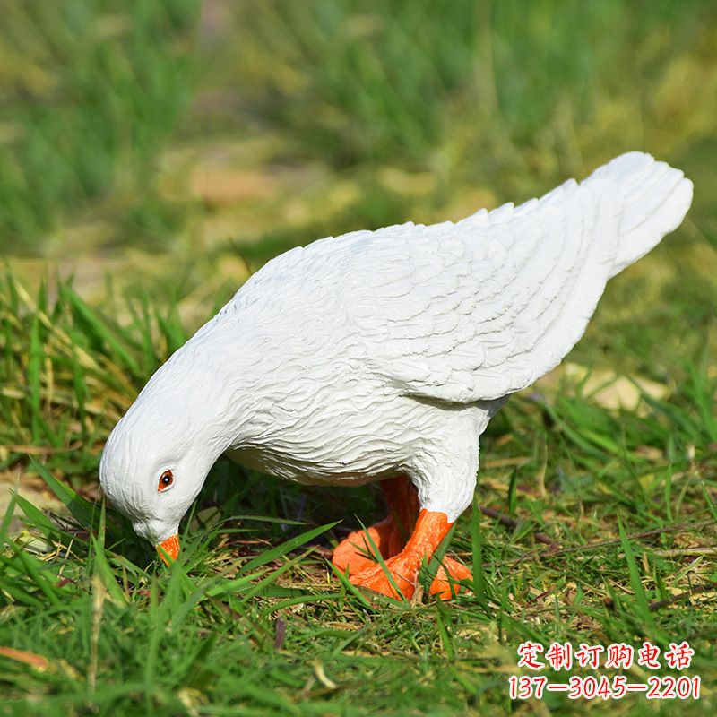 莆田丹东江边放飞和平鸽的雕塑