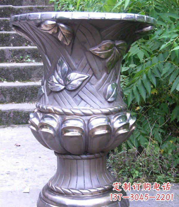 莆田仿铜花盆玻璃钢景观雕塑