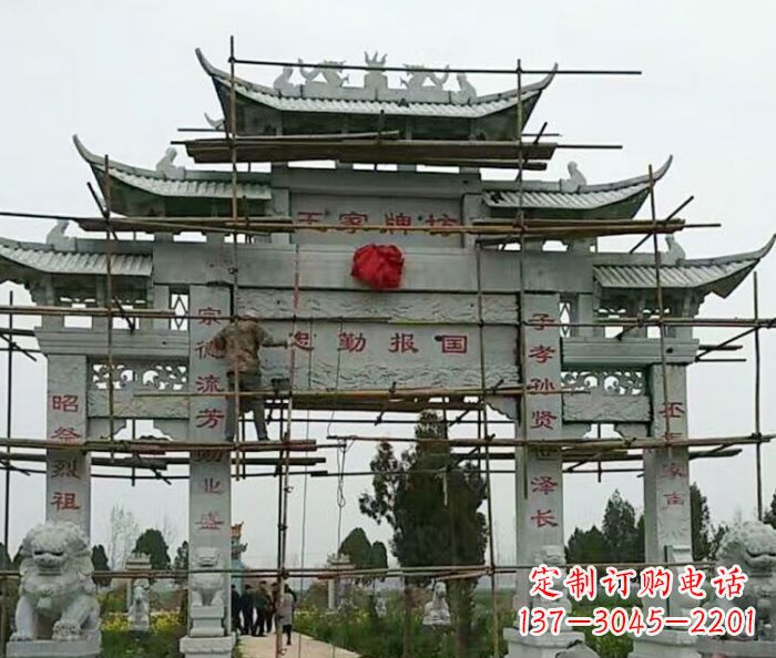 莆田传承古艺三门牌坊石雕