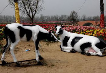 莆田室外仿真动物雕塑-奶牛，为您打造精美细腻的艺术品