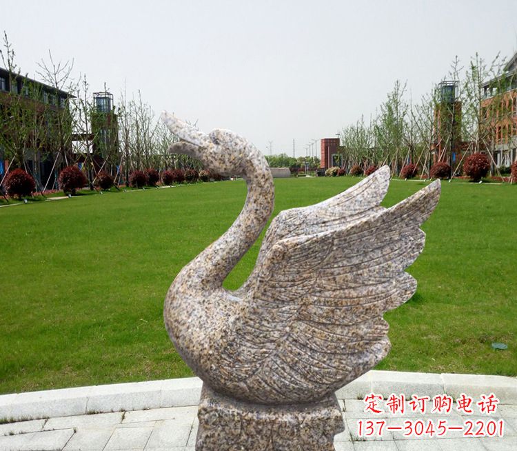 莆田优雅迷人的天鹅雕塑