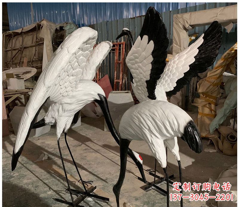 莆田石雕展翅丹顶鹤动物雕塑