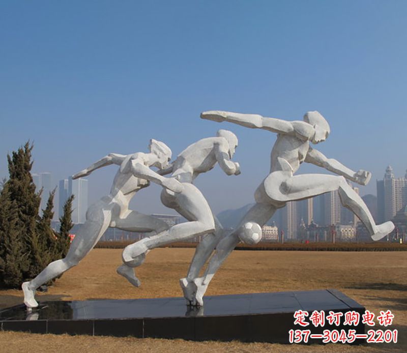 莆田踢足球不锈钢运动雕塑