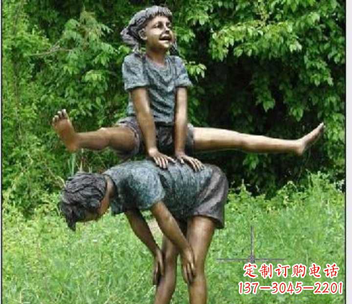莆田玩跳山羊的儿童铜雕