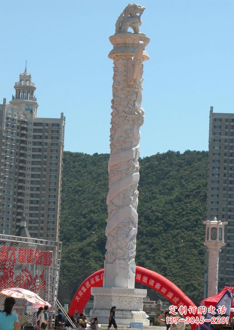 莆田晚霞红广场龙柱