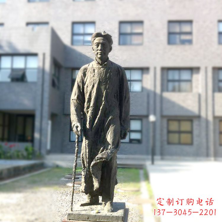 莆田校园名人徐悲鸿雕塑