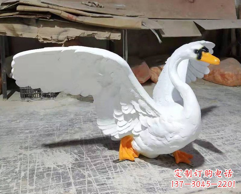 莆田展翅翱翔的仿真白天鹅发光款