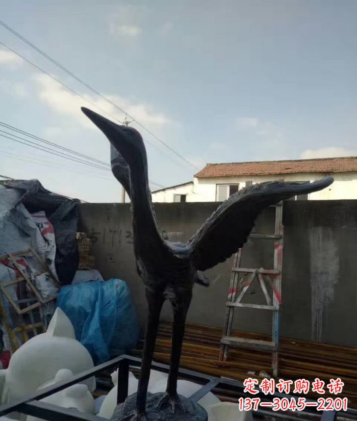 莆田展翅仙鹤铜雕 (2)