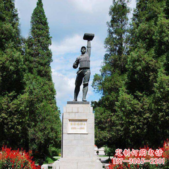 莆田战斗英雄董存瑞雕塑-景区园林英雄人物景观雕塑