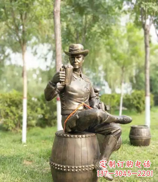 莆田坐酒桶喝啤酒的牛仔铜雕