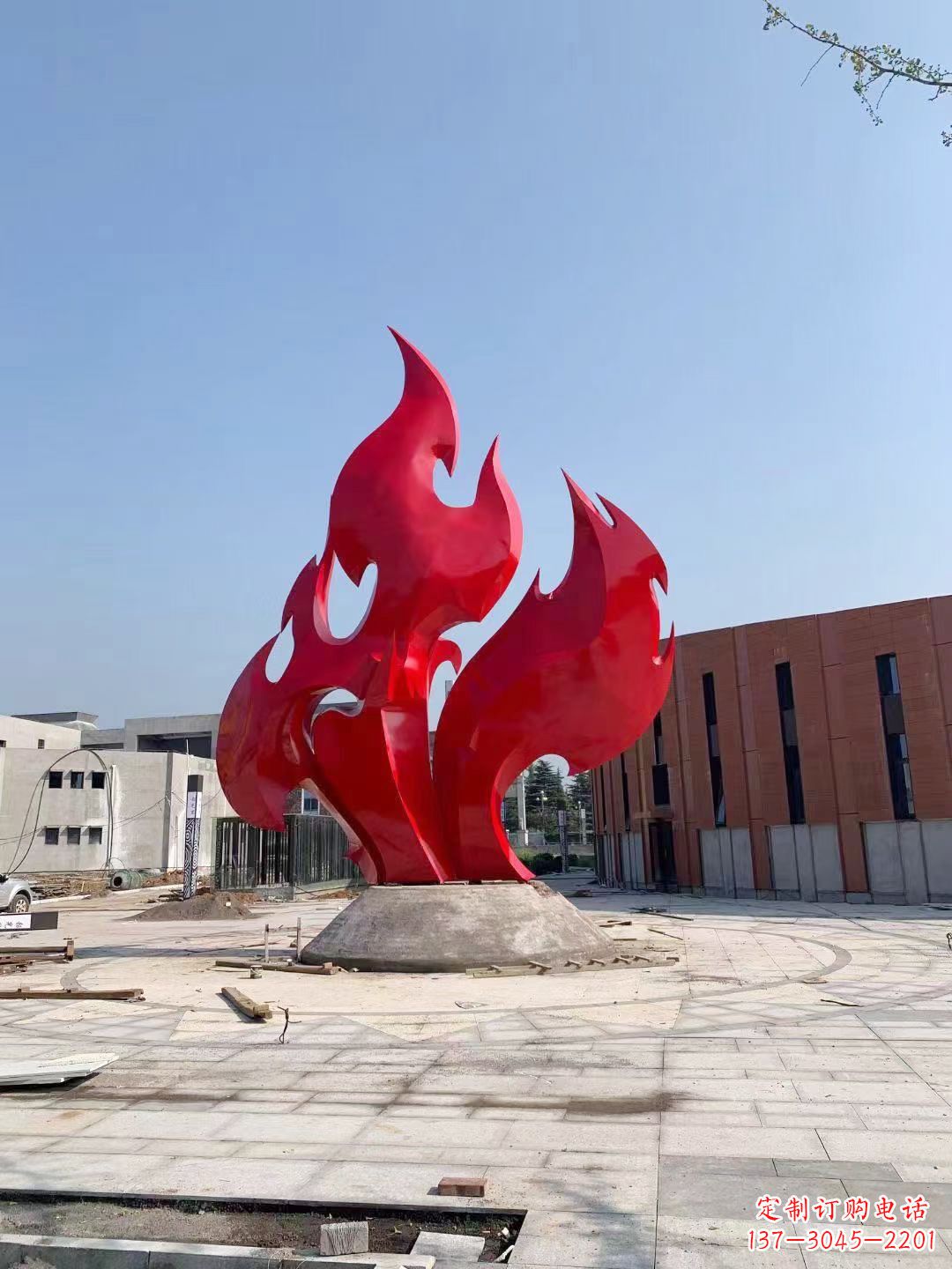 莆田大学操场抽象不锈钢火苗雕塑